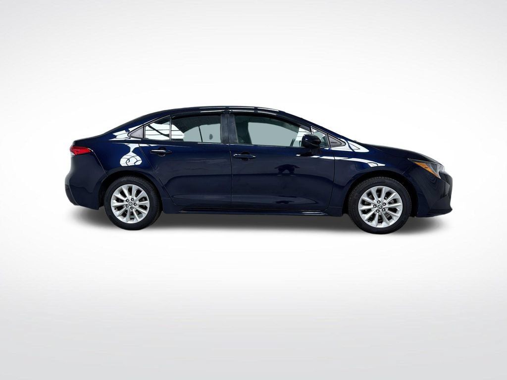 Used 2022 Toyota Corolla LE w/ LE Convenience Package FWD image 10