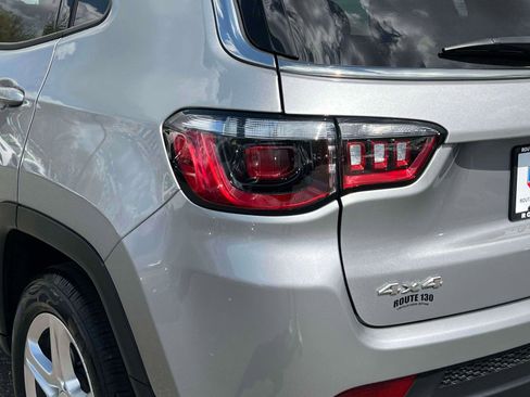 Used 2023 Jeep Compass Latitude w/ Sun and Sound Group AWD/4WD image 8