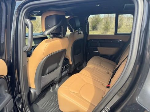 New 2026 Land Rover Defender 110 X-Dynamic SE AWD/4WD image 13