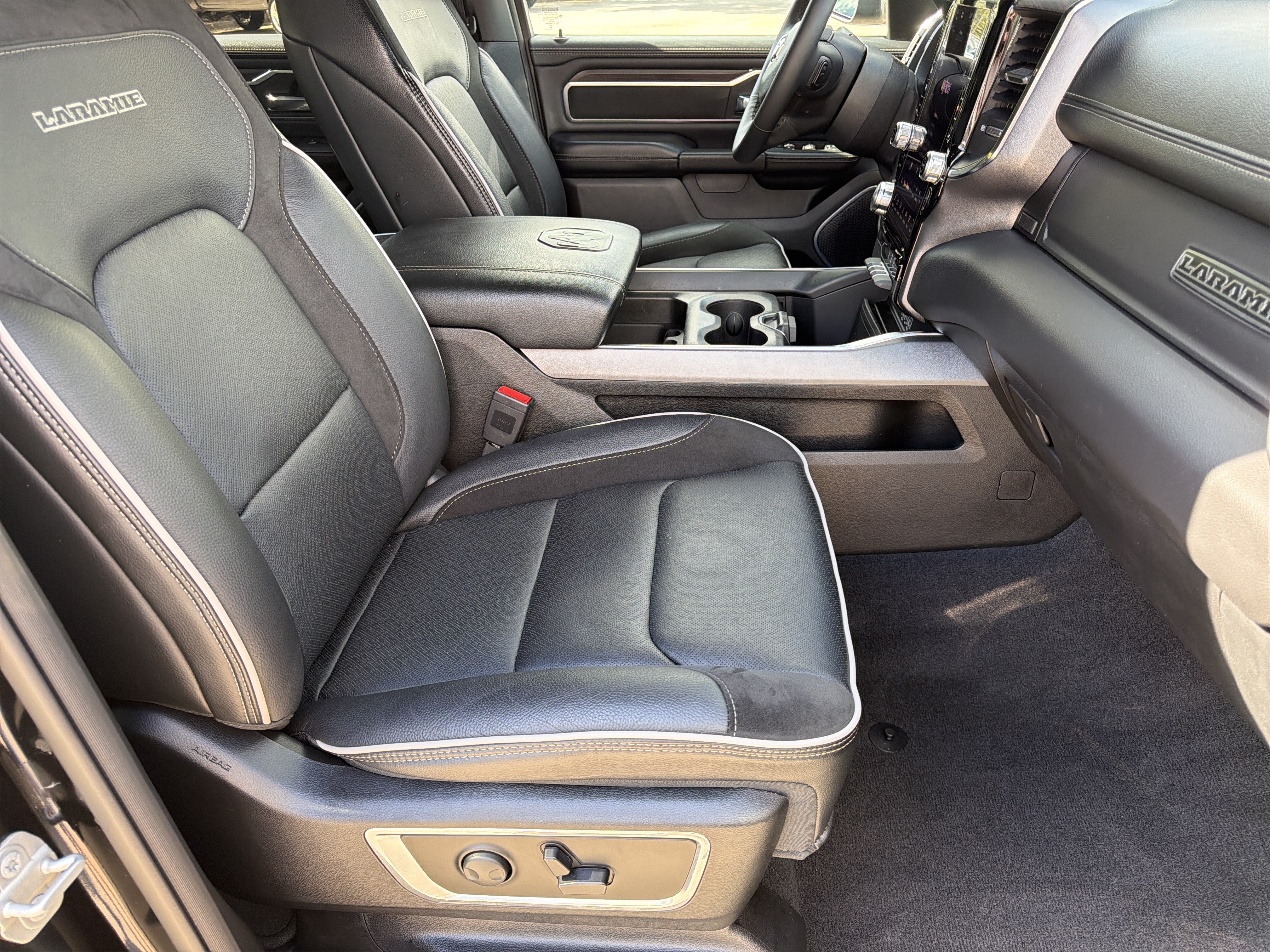 Used 2026 RAM 1500 Laramie AWD/4WD image 13
