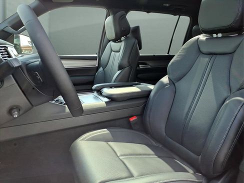 New 2026 Jeep Grand Wagoneer Limited AWD/4WD image 15