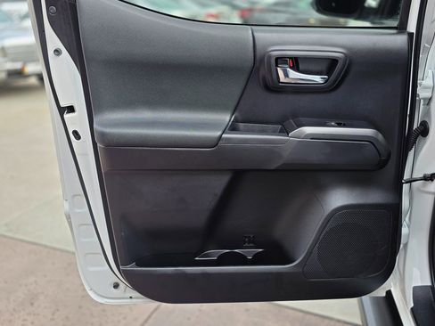 Used 2020 Toyota Tacoma TRD Sport image 27