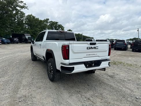 New 2026 GMC Sierra 2500 Denali Ultimate AWD/4WD image 3
