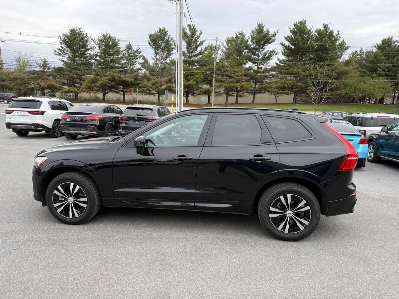 Used 2025 Volvo XC60 B5 Core AWD/4WD image 9