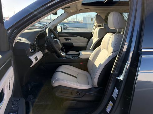 Used 2026 Honda Pilot Touring image 17