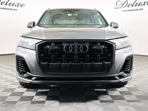 Used 2025 Audi Q7 3.0T Prestige w/ Prestige Package AWD/4WD image 2