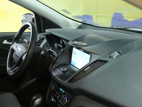 Used 2019 Ford Escape SE image 10