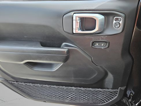 Used 2023 Jeep Wrangler Unlimited Rubicon w/ Cold Weather Group image 8