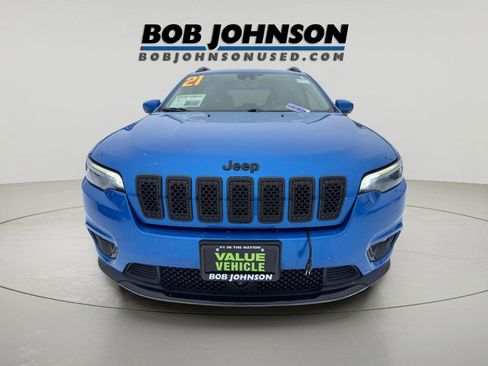 Used 2021 Jeep Cherokee Latitude Plus image 2