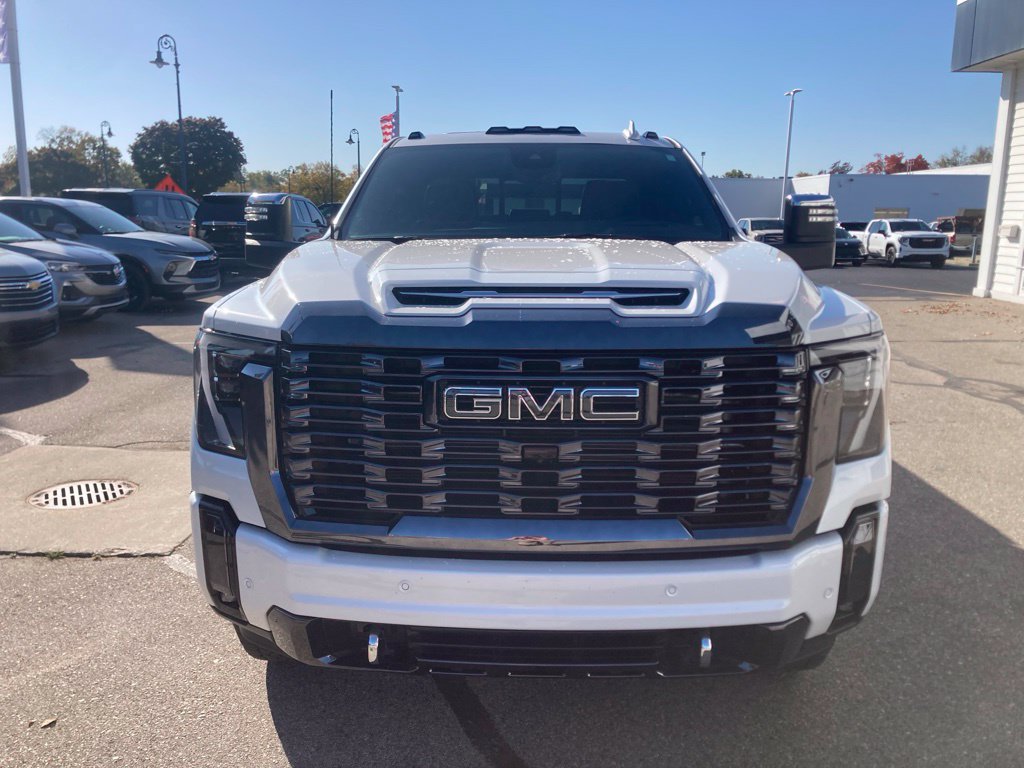 Used 2024 GMC Sierra 2500 Denali Ultimate AWD/4WD image 2