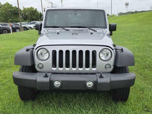 Used 2018 Jeep Wrangler Unlimited Sport S AWD/4WD image 2