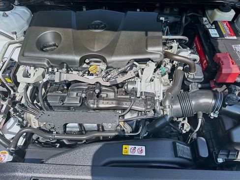 Used 2018 Toyota Camry LE FWD image 32