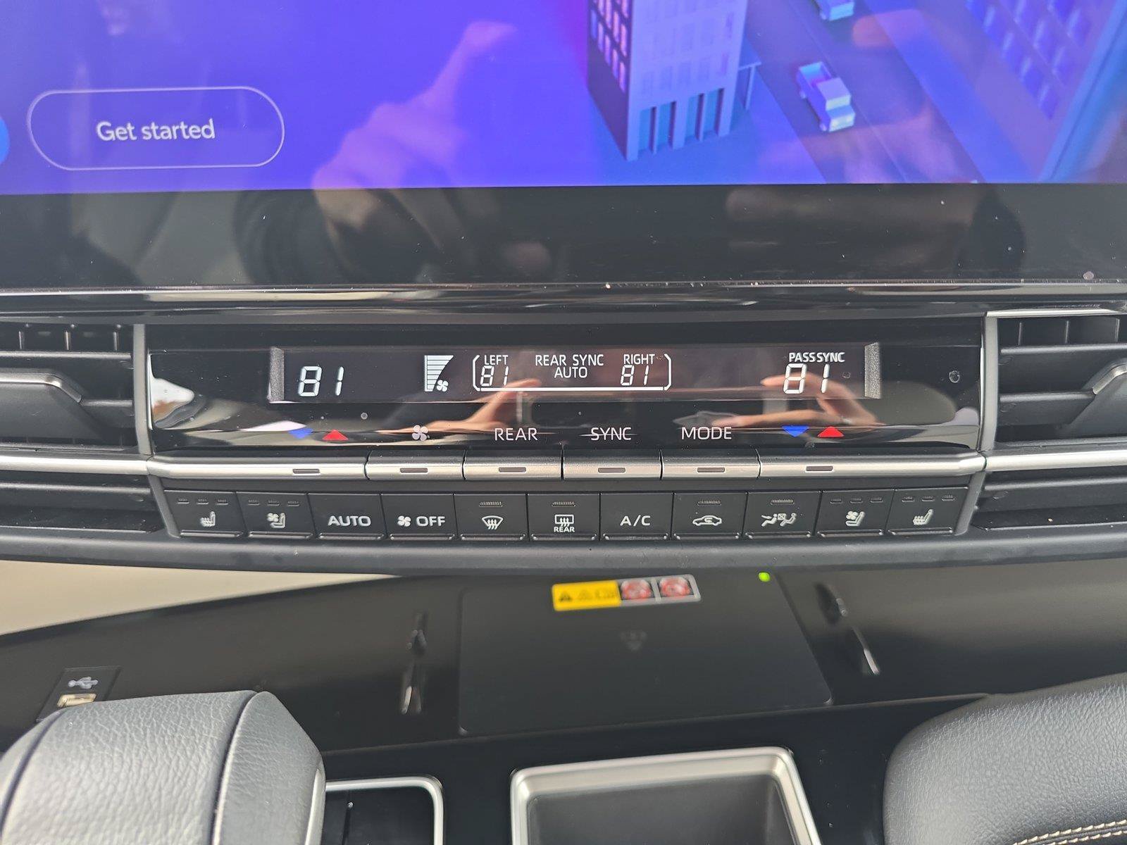 Used 2025 Toyota Sienna Platinum AWD/4WD image 17