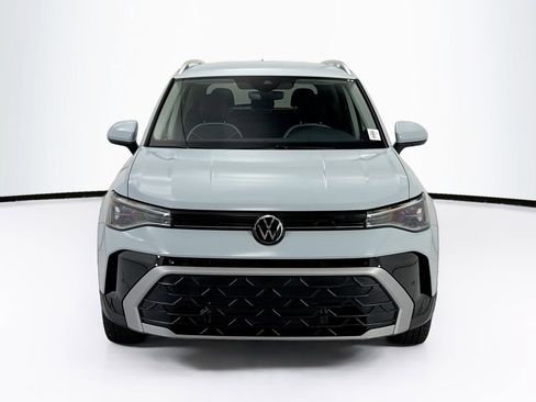 New 2026 Volkswagen Taos SE FWD image 2
