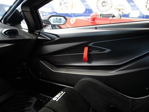 Used 2022 Lamborghini Aventador SVJ image 32