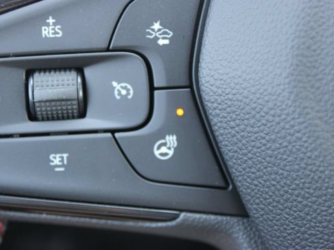 New 2026 Chevrolet Trax RS w/ Sunroof Package FWD image 37