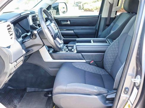 Used 2022 Toyota Tundra SR5 w/ SR5 Convenience Package AWD/4WD image 22