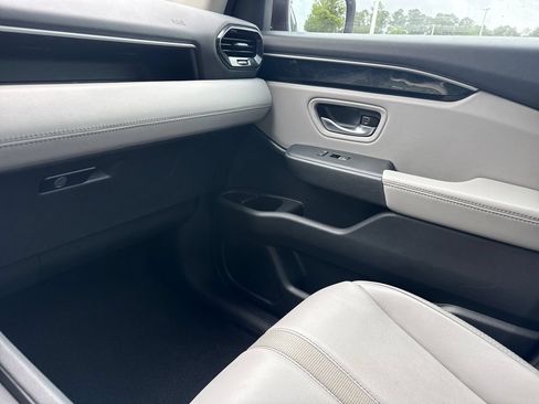 Certified 2025 Honda Pilot EX-L image 18