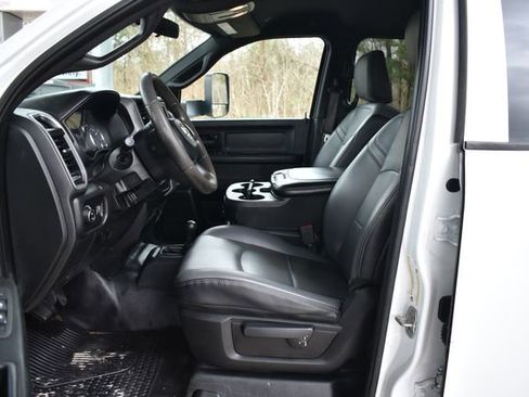 Used 2022 RAM 2500 Tradesman w/ Chrome Appearance Group image 10