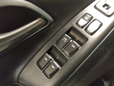 Used 2015 Hyundai Tucson SE image 27