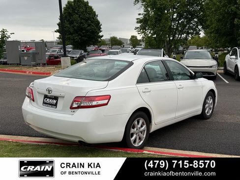 Used 2011 Toyota Camry LE w/ LE Extra-Value Pkg FWD image 7