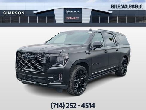Used 2023 GMC Yukon XL Denali Ultimate AWD/4WD image 4
