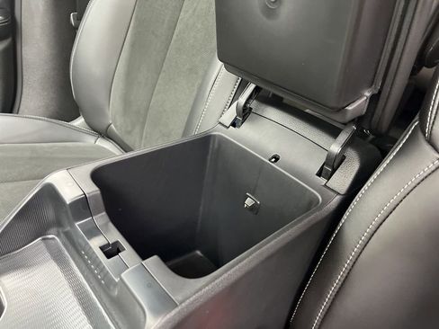New 2025 Jeep Grand Cherokee L Altitude RWD image 21
