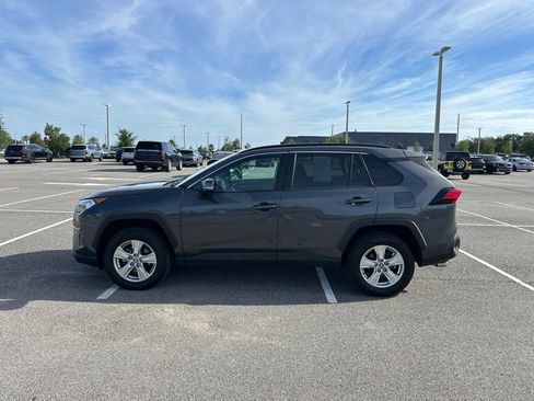 Used 2021 Toyota RAV4 XLE w/ Convenience Package FWD image 11
