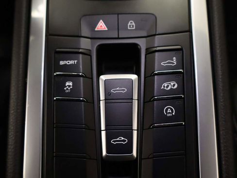 Used 2022 Porsche 718 Boxster image 11