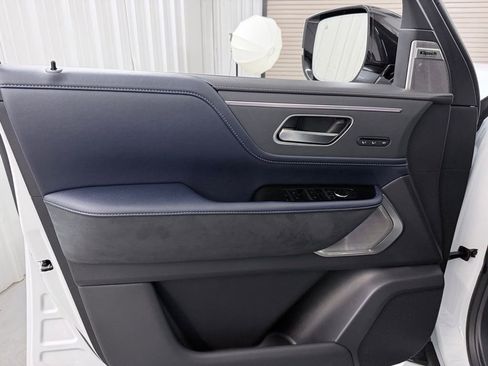 New 2026 INFINITI QX80 4WD image 10
