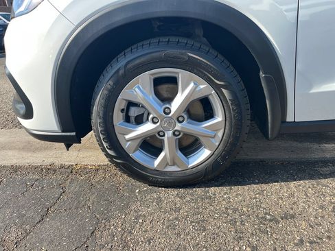 Certified 2024 Honda HR-V LX image 28