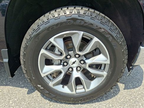Certified 2024 Chevrolet Silverado 1500 LT AWD/4WD image 9