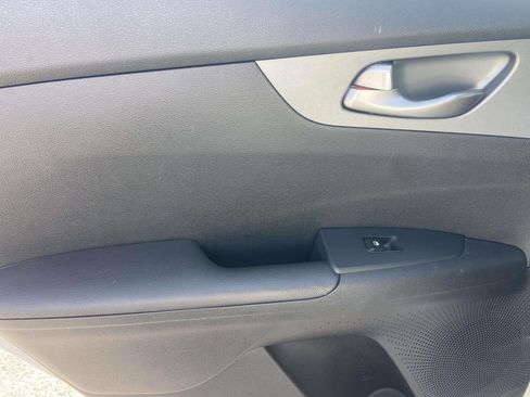 Used 2021 Kia Forte LXS FWD image 11