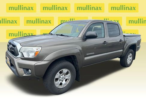 Used 2015 Toyota Tacoma 4x4 Double Cab w/ SR5 Package image 14