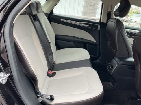 Used 2019 Ford Fusion SE w/ Equipment Group 151A FWD image 34