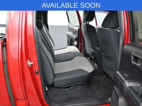 Used 2020 Toyota Tacoma TRD Off-Road image 29