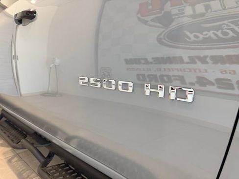 Used 2025 Chevrolet Silverado 2500 ZR2 w/ Technology Package AWD/4WD image 4