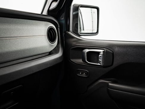 Used 2024 Jeep Wrangler Unlimited w/ Convenience Group image 37