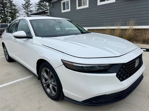 Used 2024 Honda Accord EX image 2