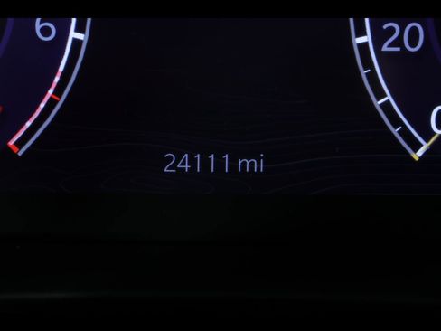 Used 2023 Jeep Grand Cherokee Altitude image 16