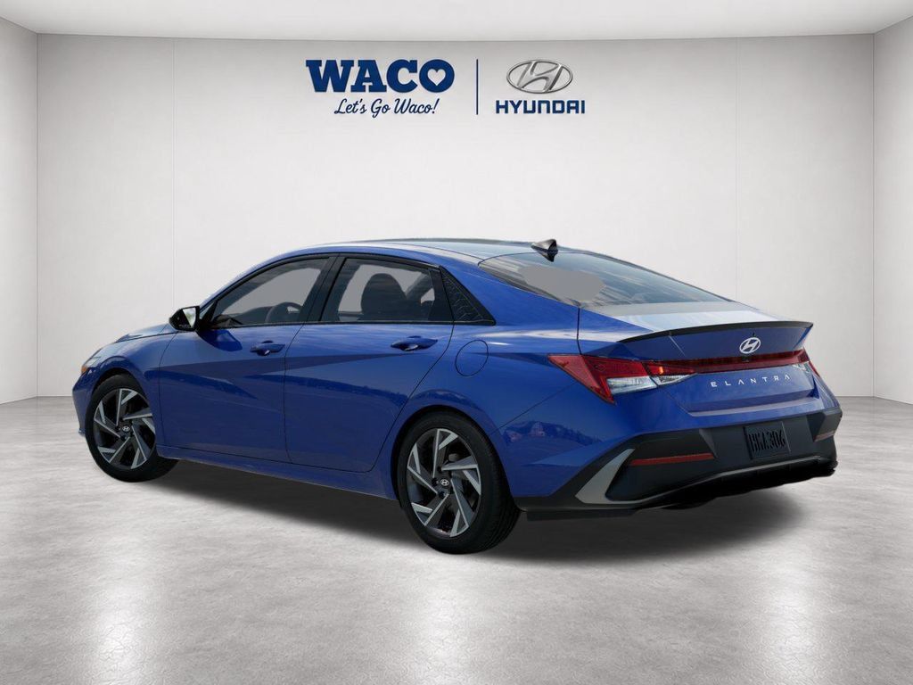 Used 2026 Hyundai Elantra SEL Sport Premium FWD image 6