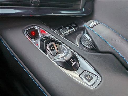 Used 2025 Chevrolet Corvette Stingray Premium Conv w/ Z51 Performance Package RWD image 19