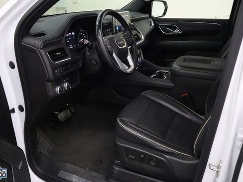 Used 2021 GMC Yukon SLT w/ SLT Premium Package image 24