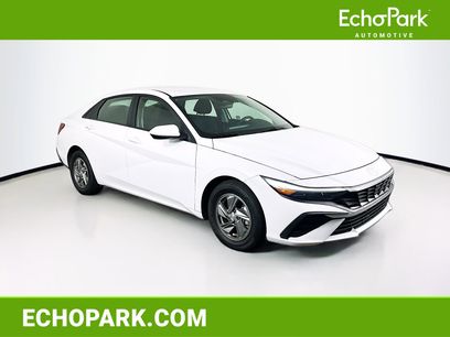 Used 2025 Hyundai Elantra SE
