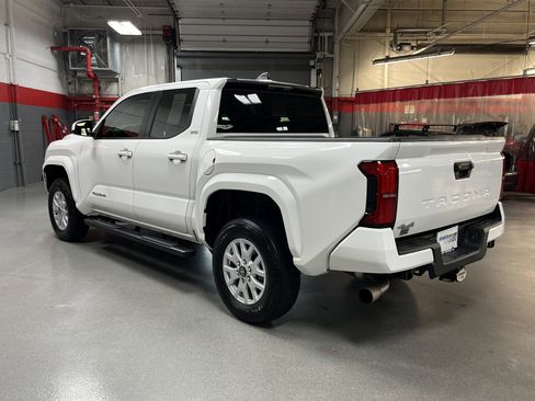 Certified 2024 Toyota Tacoma SR5 image 8
