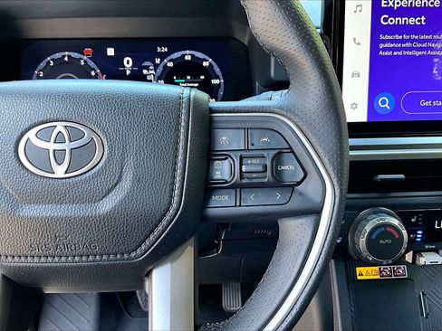 Used 2026 Toyota 4Runner TRD Off-Road Premium AWD/4WD image 11