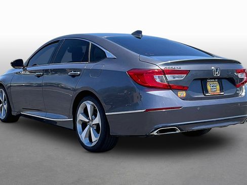 Used 2018 Honda Accord Touring image 11