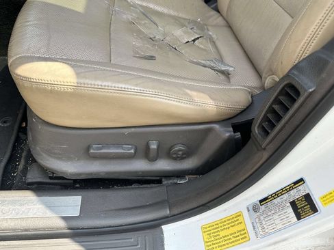 Used 2011 Hyundai Genesis 4.6 RWD image 20