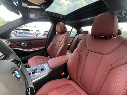 Used 2025 BMW 330i xDrive Sedan image 14