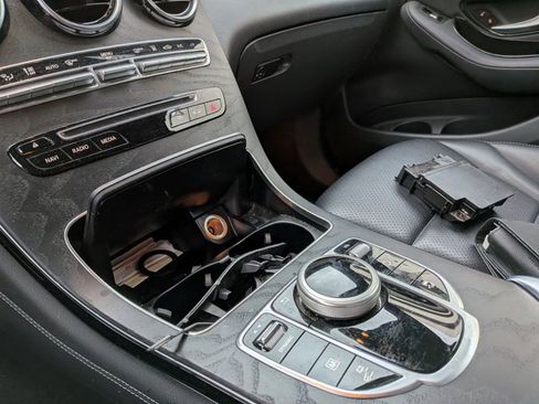 Certified 2019 Mercedes-Benz GLC 350e 4MATIC image 9